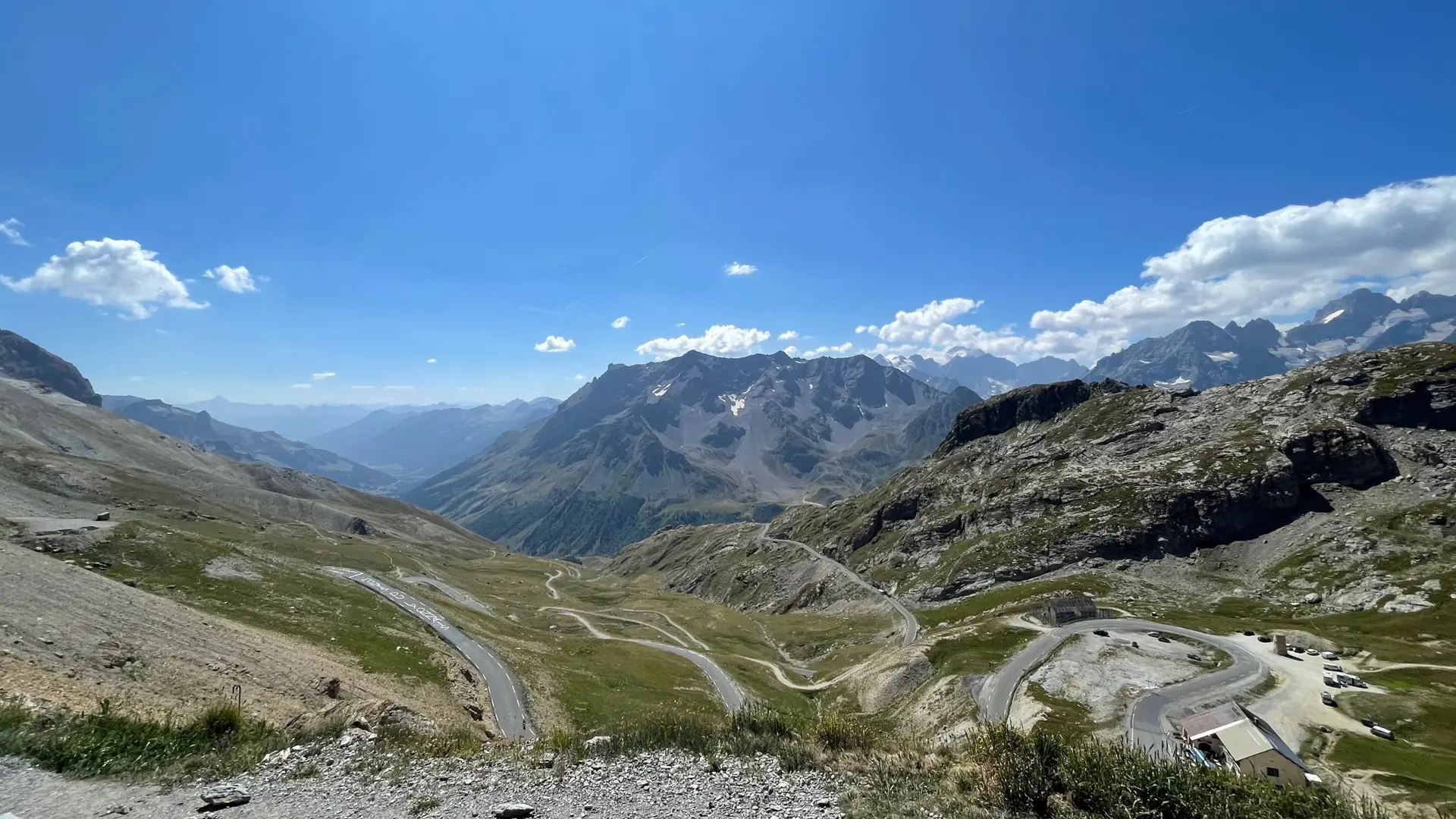 Berglandschap op de route van La Marmotte Granfondo